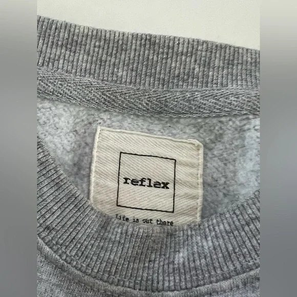 Gray Los Angeles Women’s Sweater - Picture 4 of 5